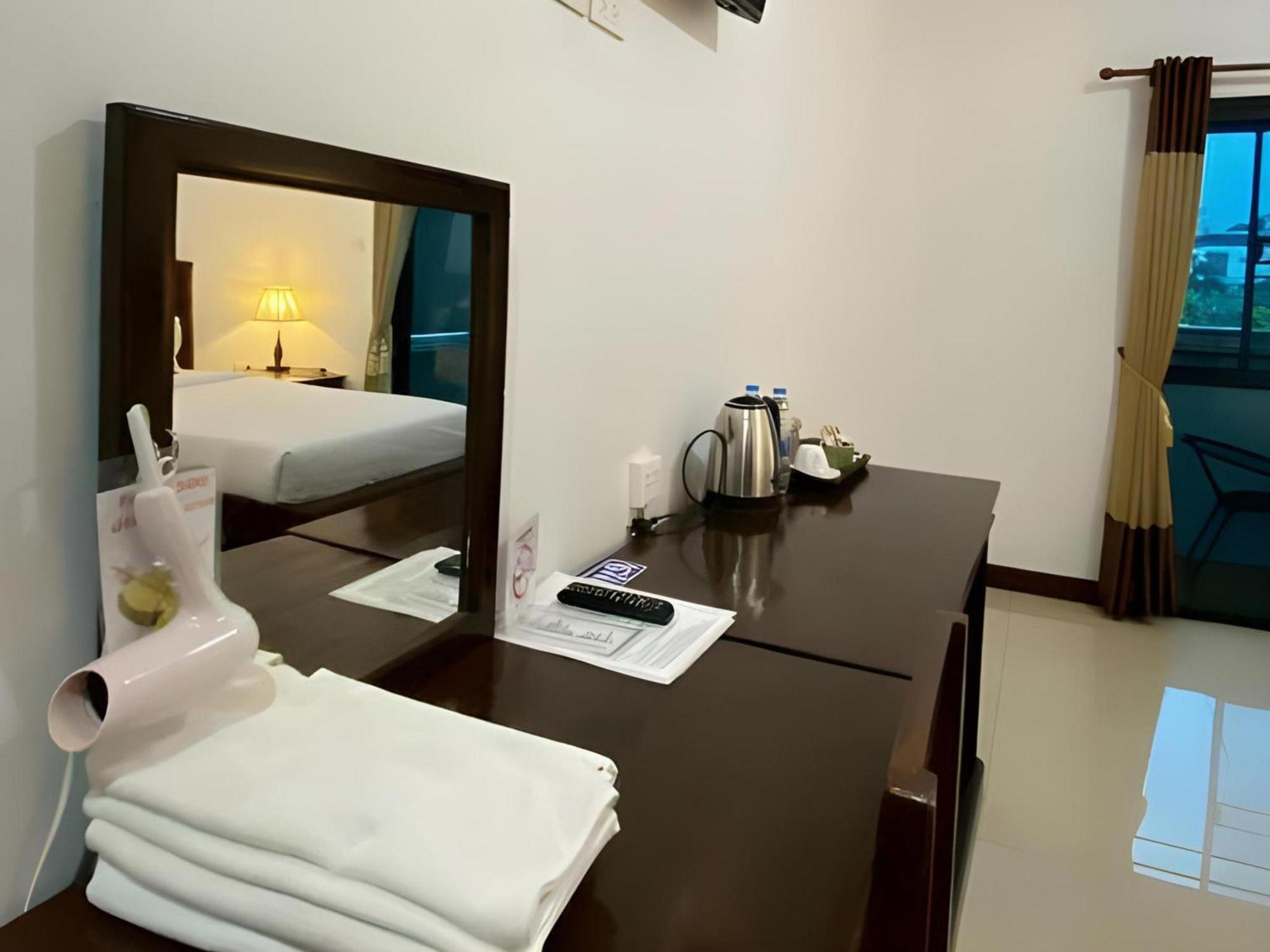 Capital O 727 Be One Resort Chiang Rai Exteriör bild